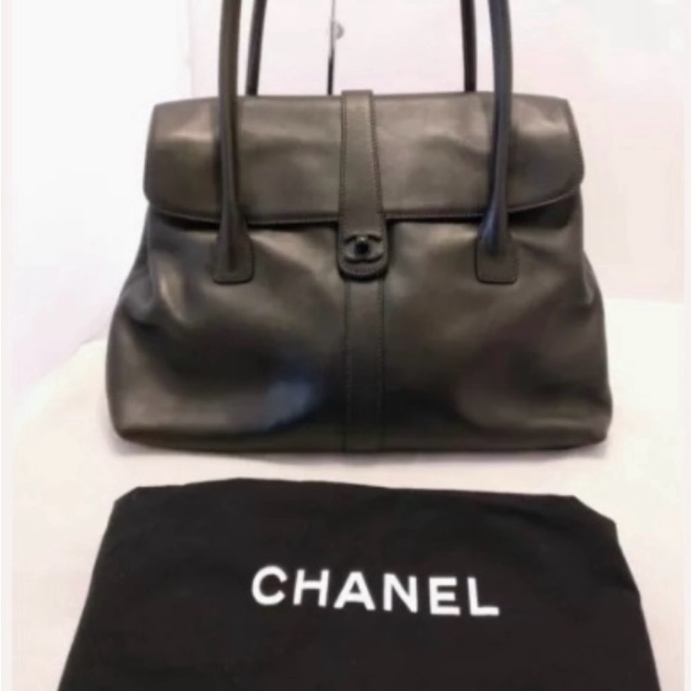 Authentic Chanel Vintage Black CC Turn-lock Leather Satchel - Picture 2 of 13